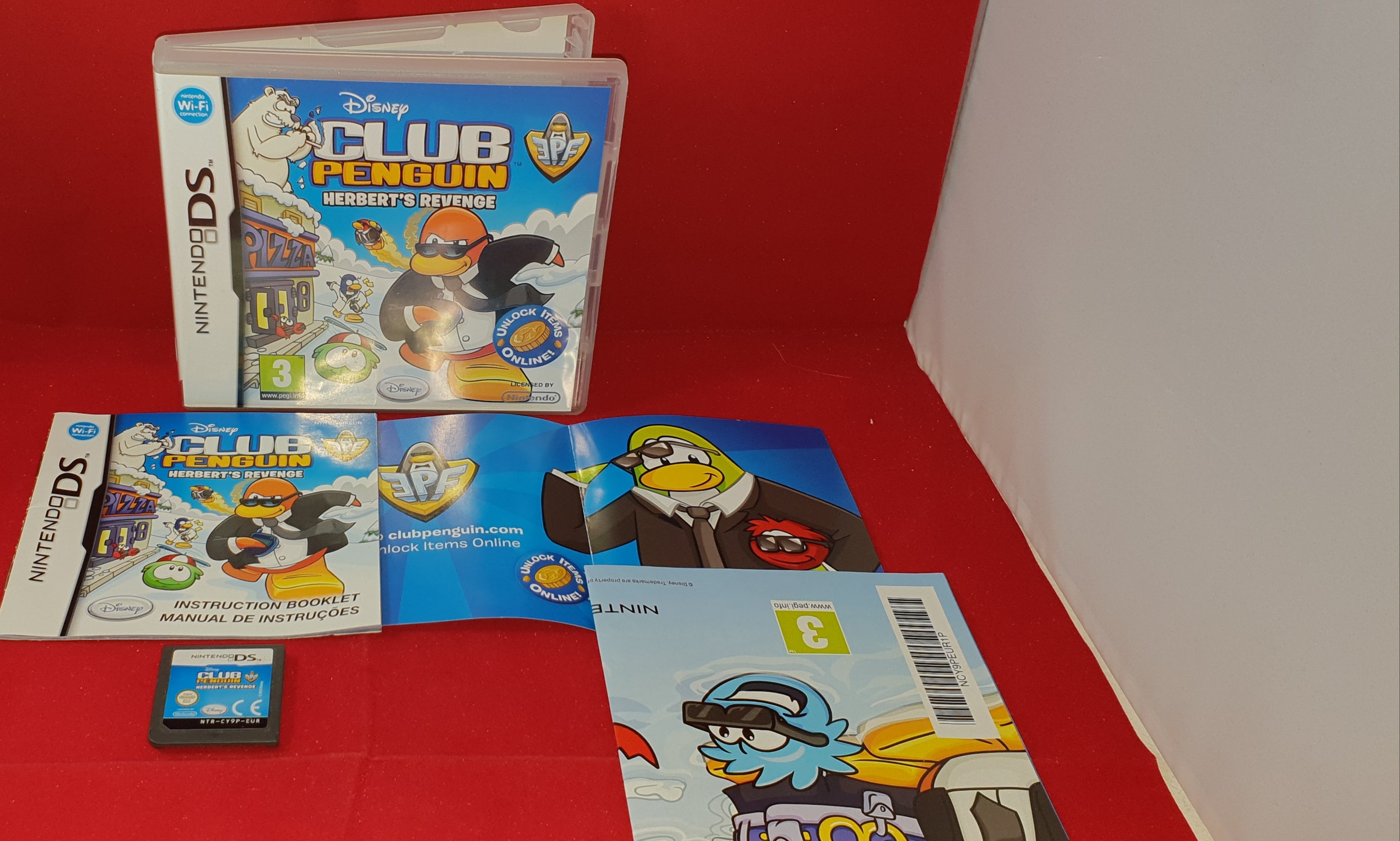 Club Penguin Herbert's Revenge (NDS) (UK) : Video Games