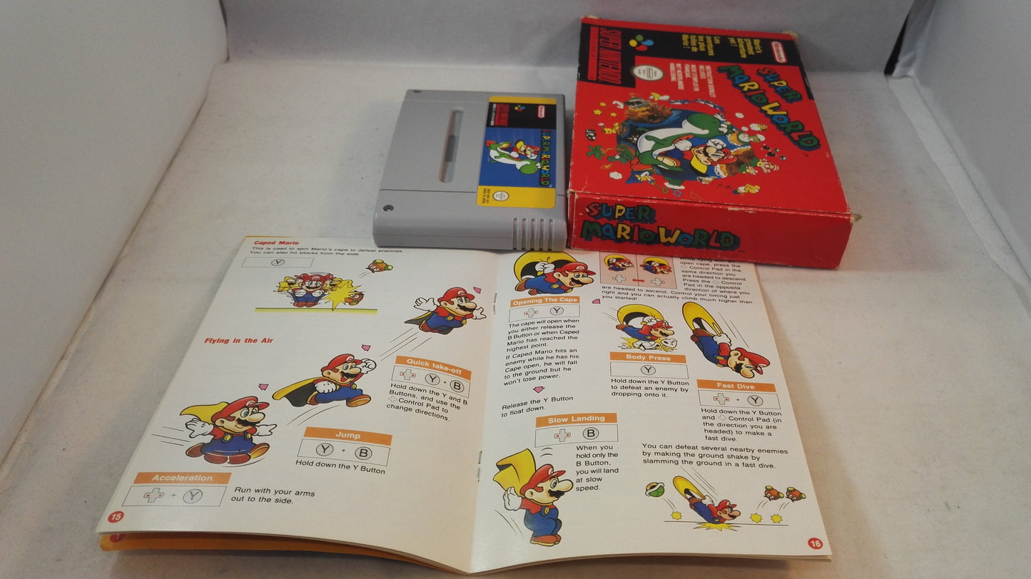 Super Mario World SNES (Super Nintendo Entertainment System) boxed game