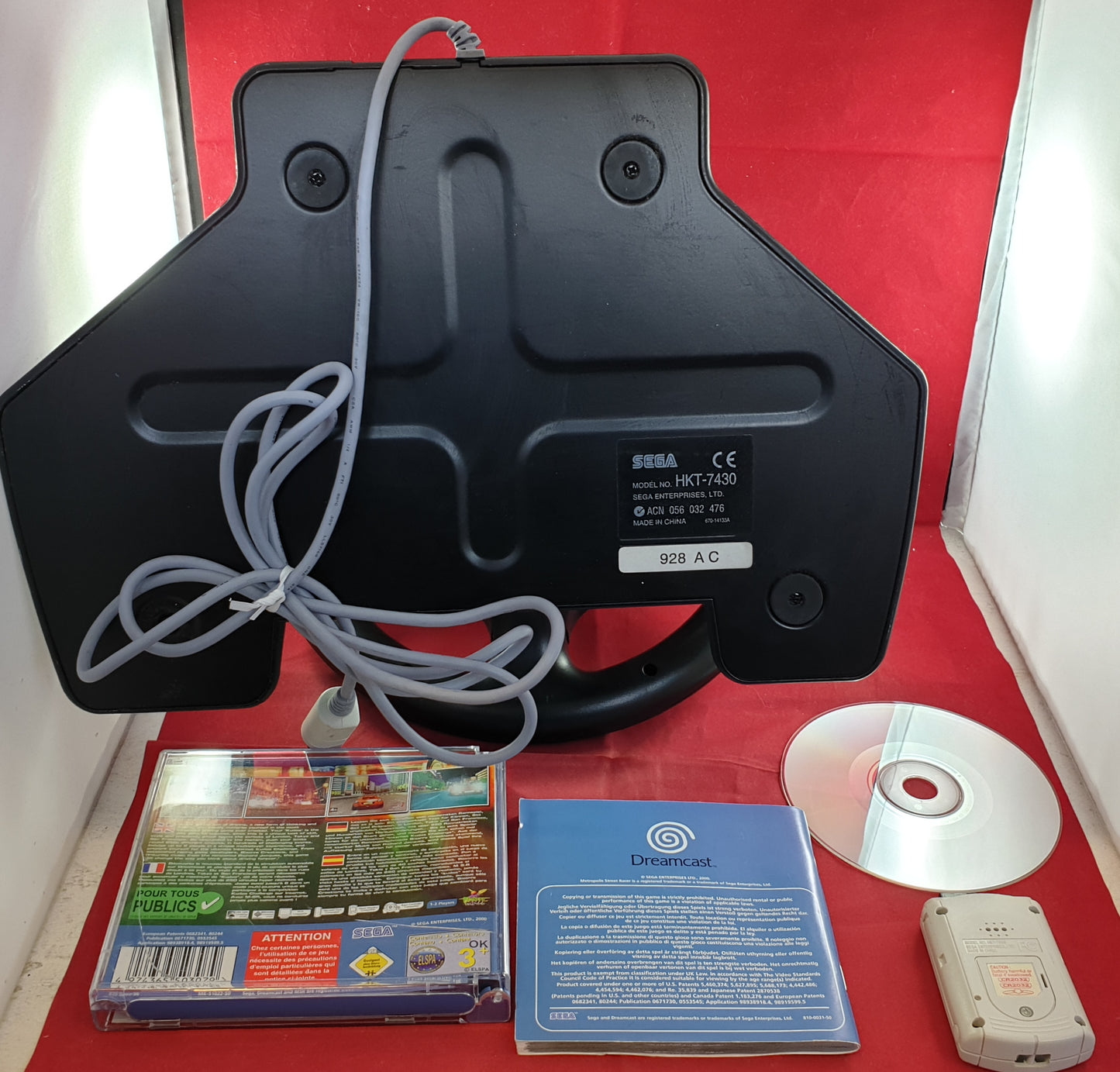 Sega Dreamcast Racing Wheel Accessory with VMU & Metropolis Street Racer