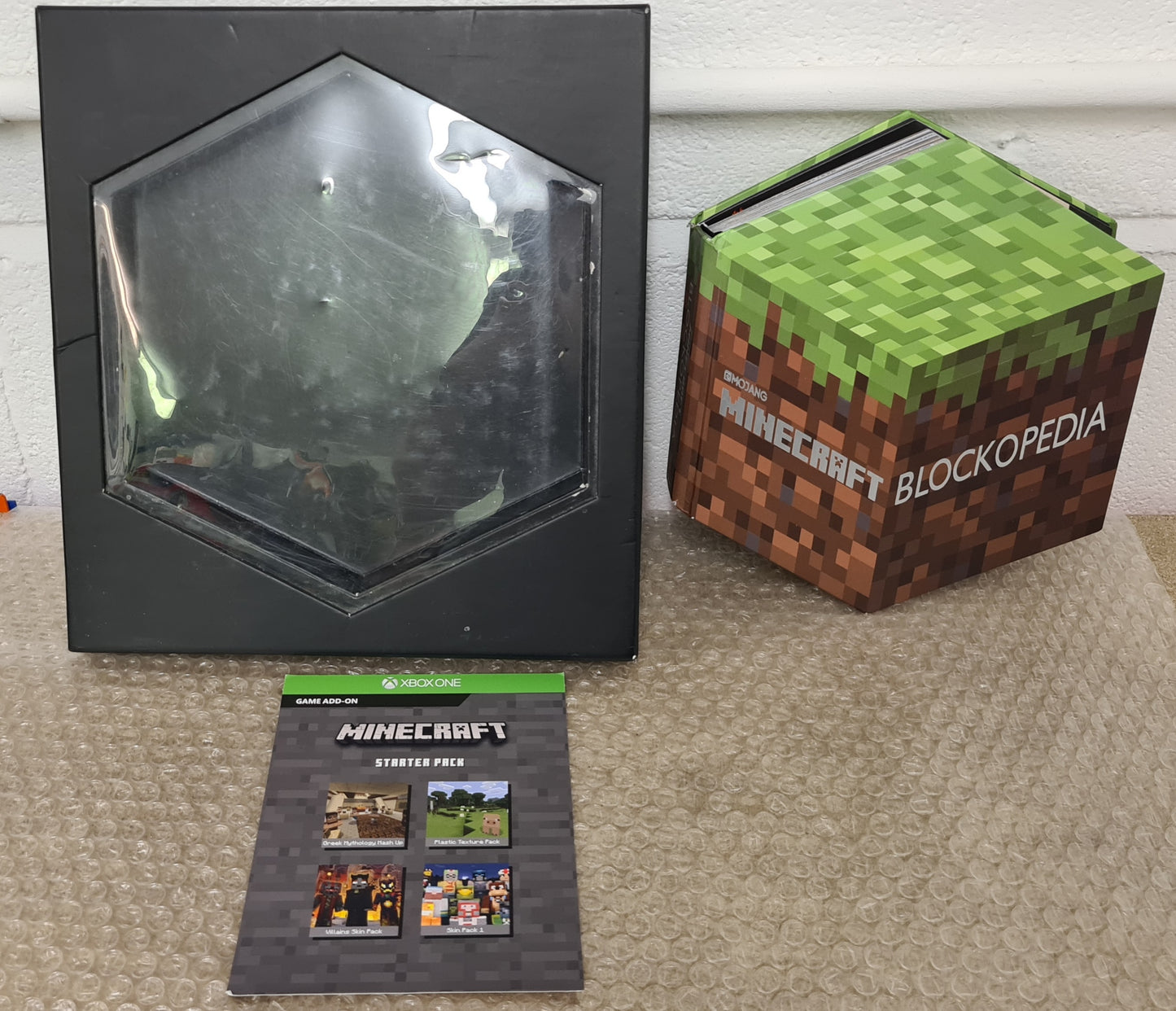 Boxed Minecraft Blockpedia Book