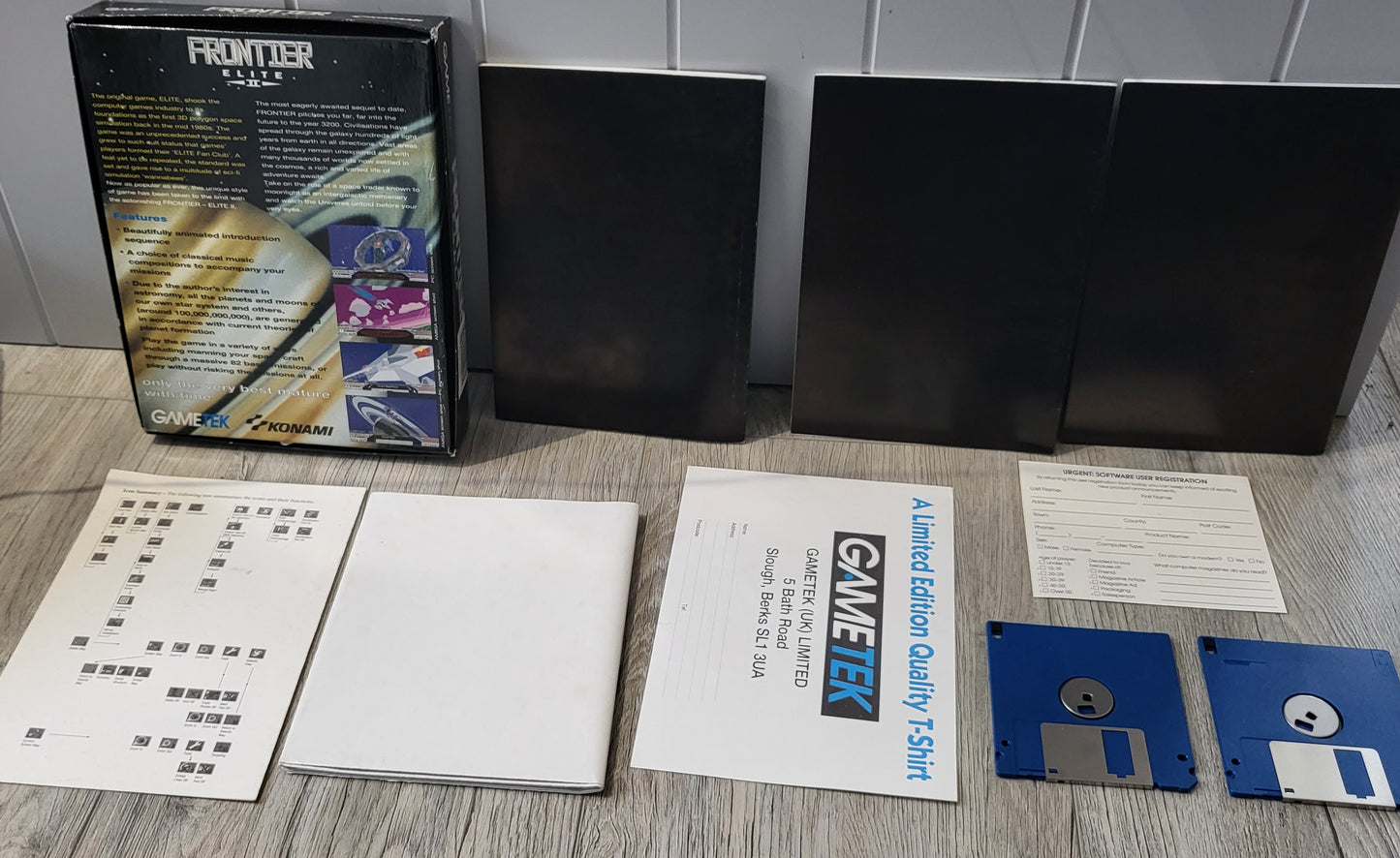 Frontier Elite II with Poster Amiga Game