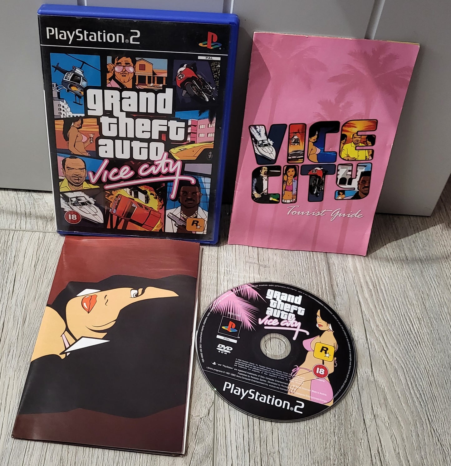 Grand Theft Auto Vice City Black Label with Map Sony Playstation 2 (PS2) Game