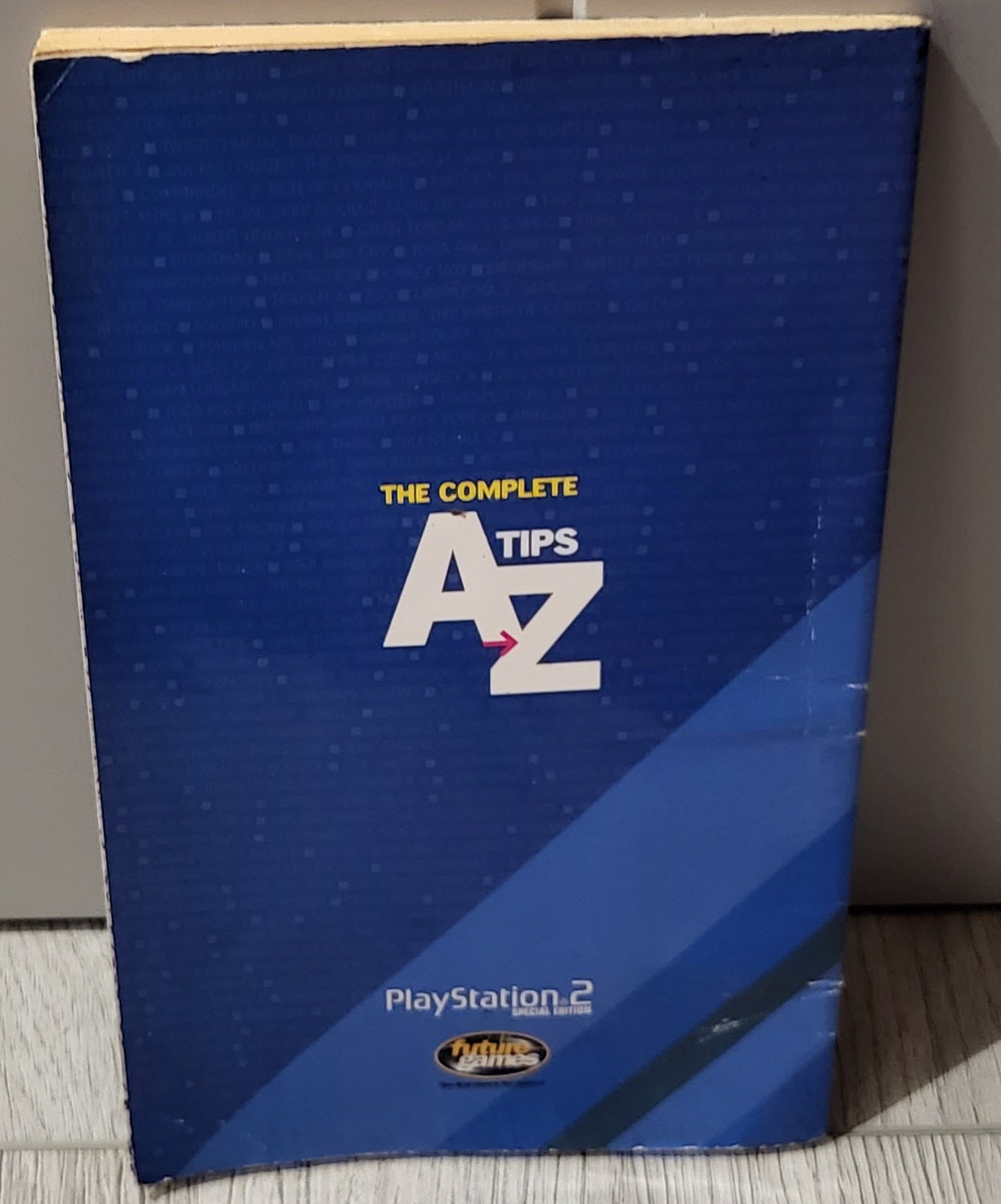 Official Playstation 2 (PS2) Special Edition - The Complete Tips A-Z Book RARE