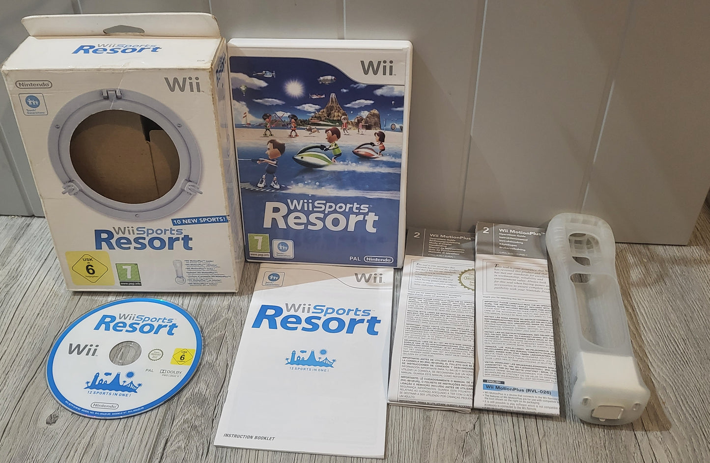 Boxed Wii Sports Resort with MotionPlus Nintendo Wii Game & Accessory